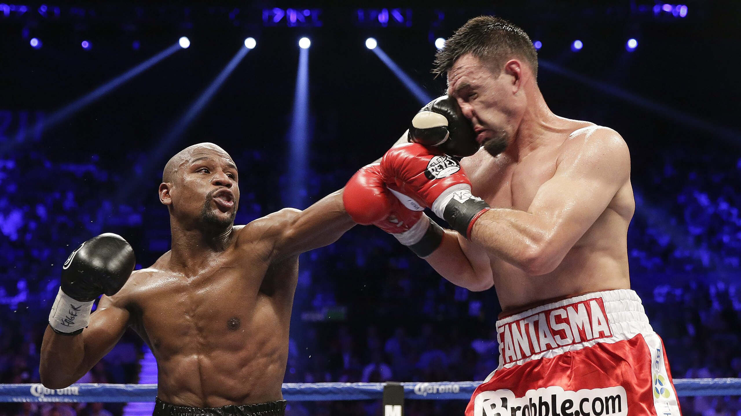 英超烽烟再起,北非黑马突围!这个夜晚,足球写下两段截然不同的英雄叙事