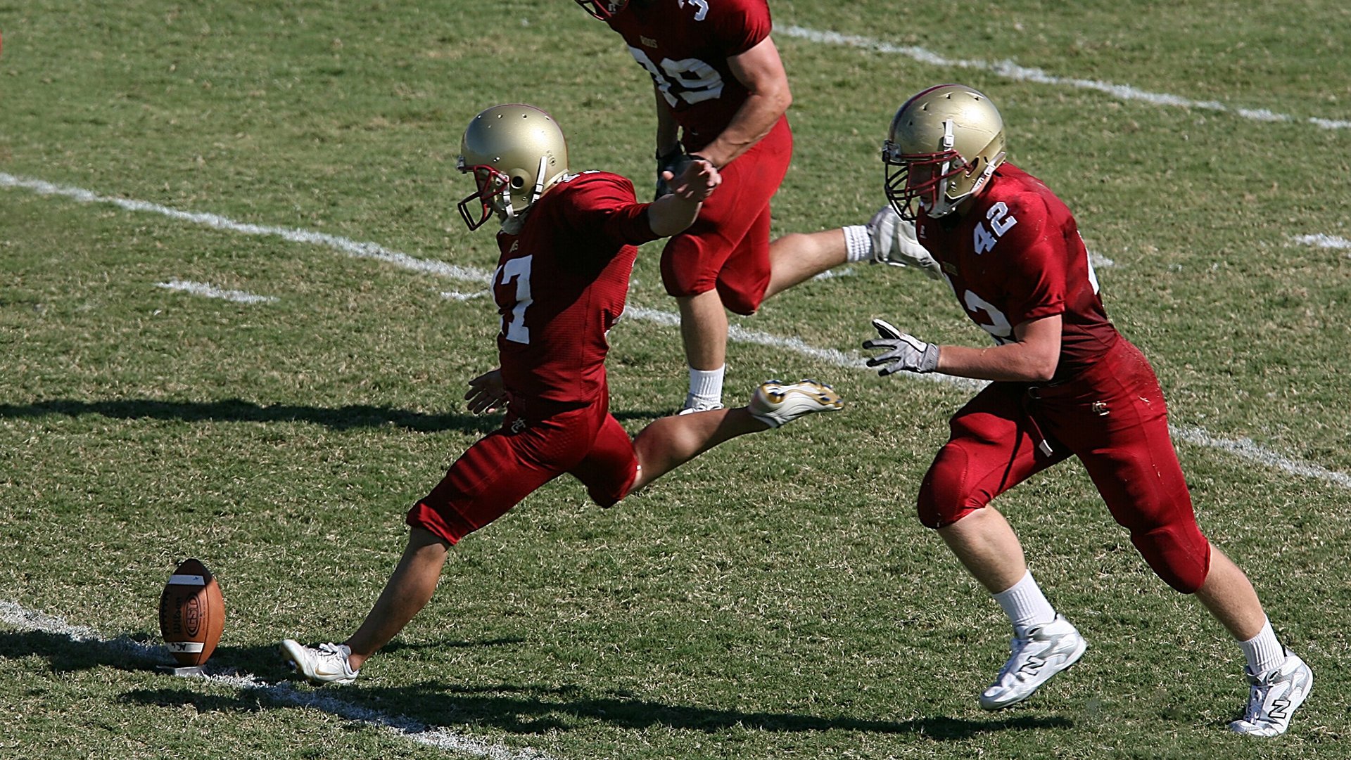 开云官网-当拜仁的盾遇上秘鲁的矛？不，是坎特一人撕碎了整条防线！